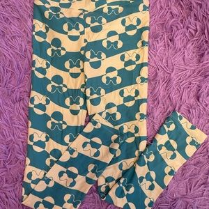 Minnie LulaRoe leggings size L/XL worn only a few times